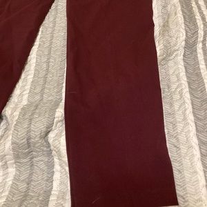 JM Collection burgundy dress pants in 6P